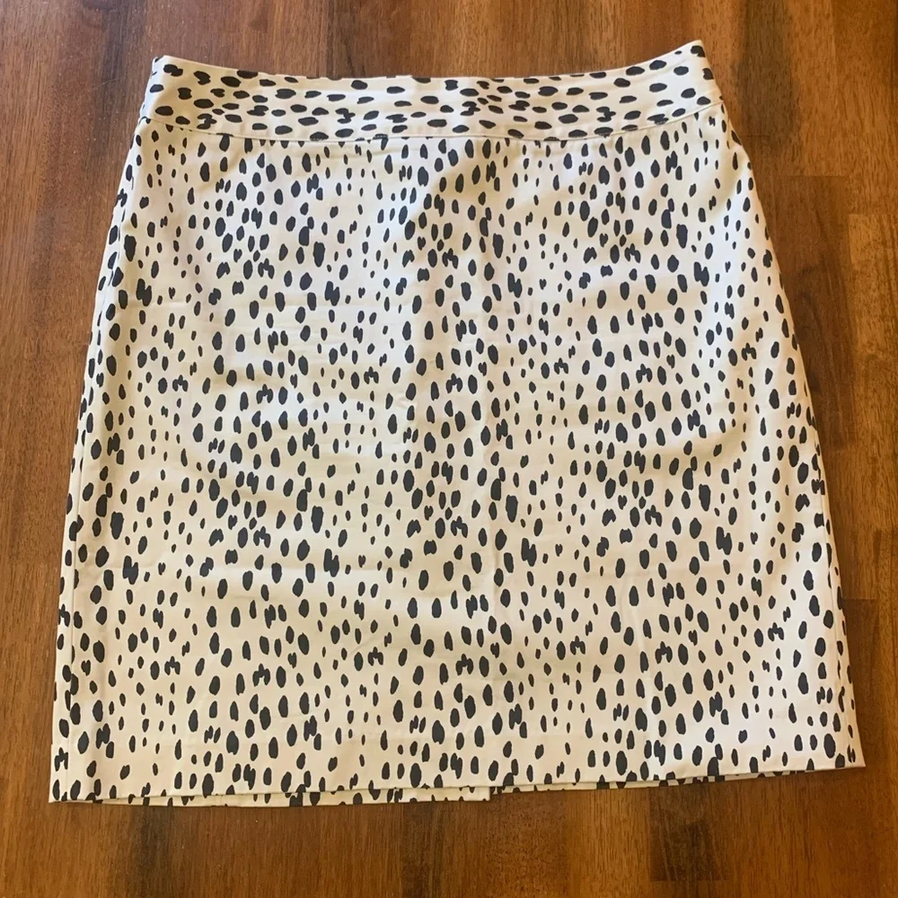 Banana Republic skirt size 14 animal print white and black mini skirt ba…